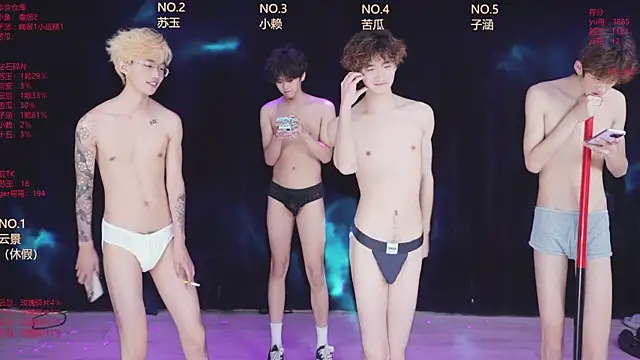 AKA-001 Show in webcam