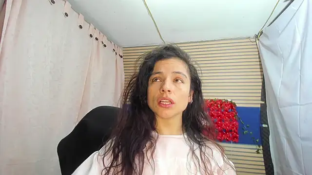 rosse_2504's Live XXX Chat