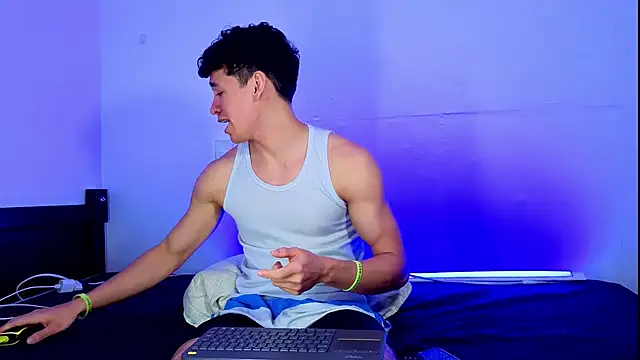 Luke_Muscle webcam show