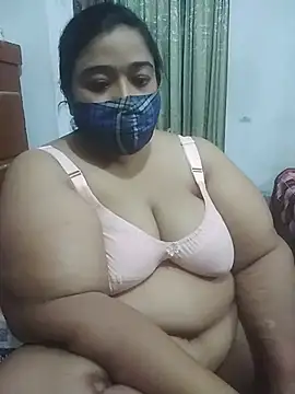 momo_loves Adlı Modelin Canlı XXX Sohbeti