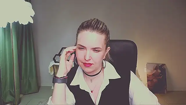 XXX chat uživo modela AliceSmite