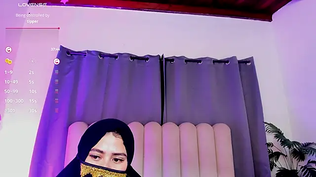bahiya_aziz's Live XXX Chat