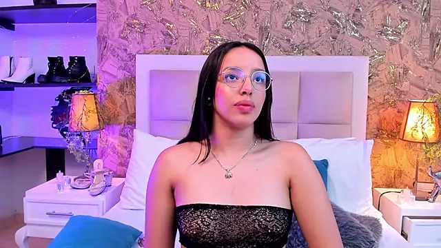 XXX chat uživo modela ValkyriaSteel
