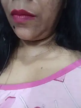 tharu_sweet Adlı Modelin Canlı XXX Sohbeti