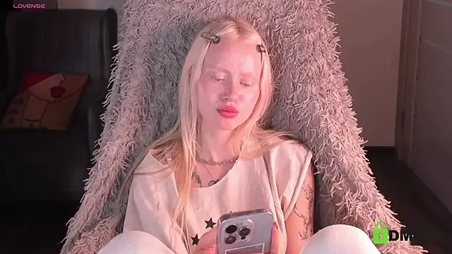 MalenaErnman Chat XXX live