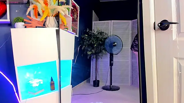 Queen_Milena 即時 XXX 聊天