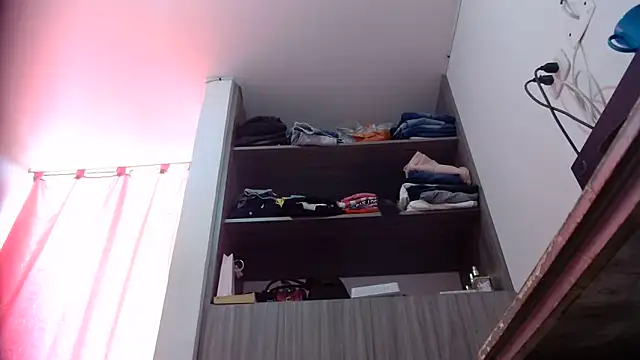nicolle_milf1978 Adlı Modelin Canlı XXX Sohbeti