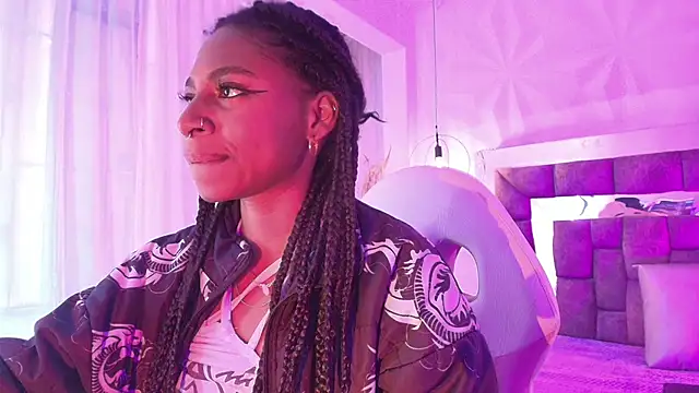 Queen_perla_'s Live XXX Chat