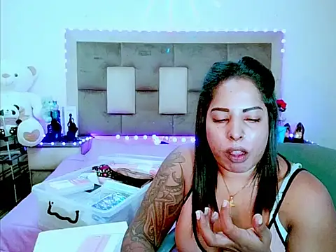 XXX chat uživo modela indiantopaz694u