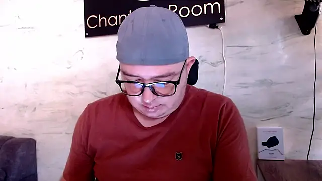 maximo_daddy élő XXX-chatje