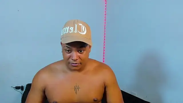 just2latins Chat XXX in diretta