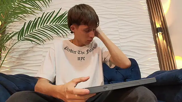 Pavo_tv's Live XXX Chat