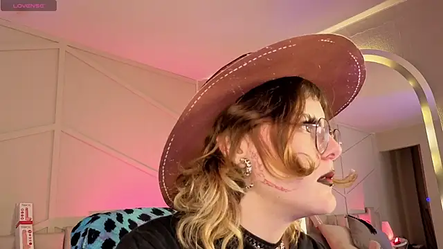 Rossiee_hunttn Live XXX chat