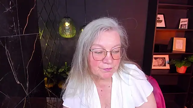 NataliMellow Adlı Modelin Canlı XXX Sohbeti