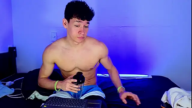 Luke_Muscle webkamerás műsora