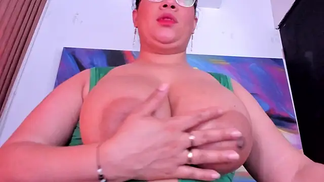 alondrabigtitsn Live XXX chat