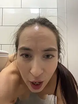 Pokazy przed kamerką – Holly_Play