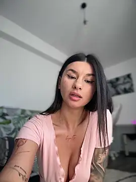 DramaQueen__ Chat XXX in diretta