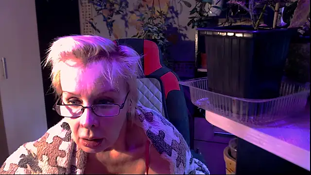HelgaHimmell's Live XXX Chat