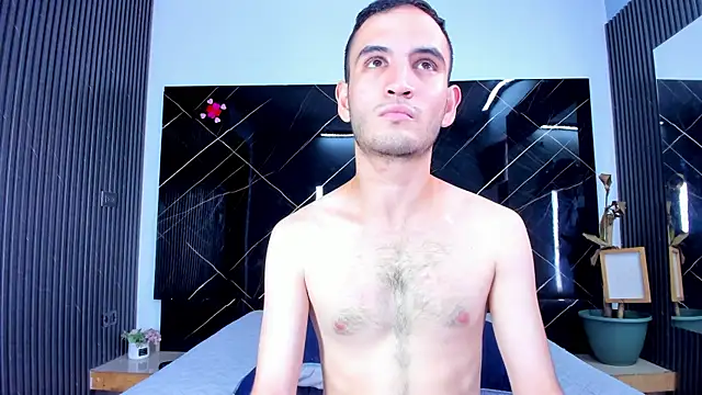 Charlize-23 Webcam Show