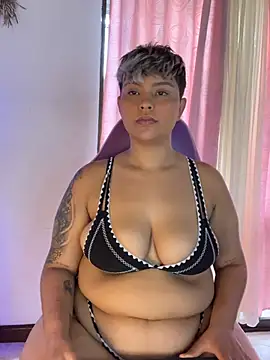 A_CURVY_HOT's Webcam Show