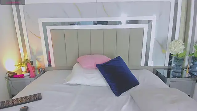 XXX chat uživo modela Emily-Cruz