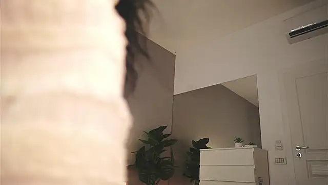 ValexieLux Adlı Modelin Canlı XXX Sohbeti