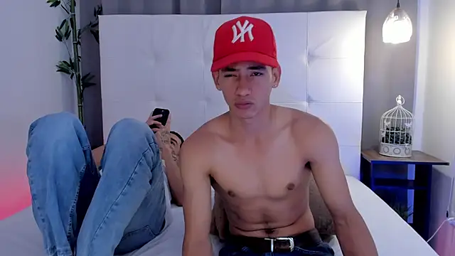 Alejo-and-Thiago live XXX chat