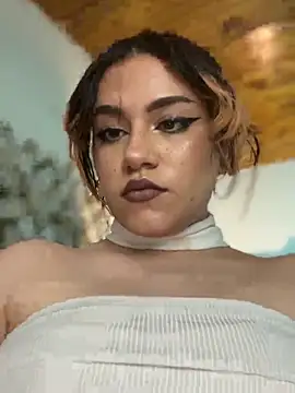 NikkiNix Chat XXX live