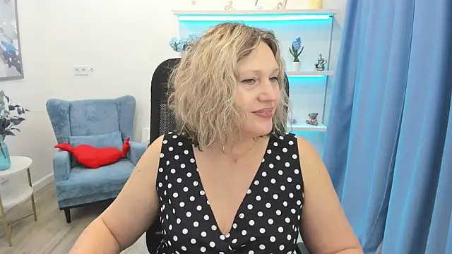 NinaStarle 现场XXX聊天