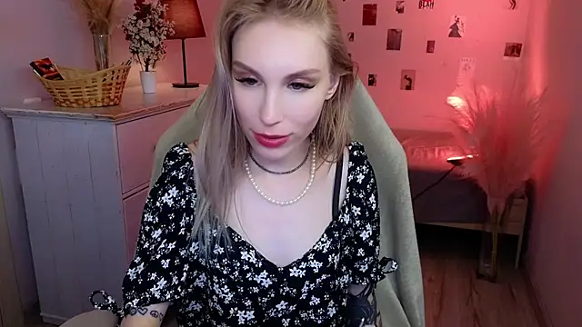 MilaDuales Adlı Modelin Canlı XXX Sohbeti