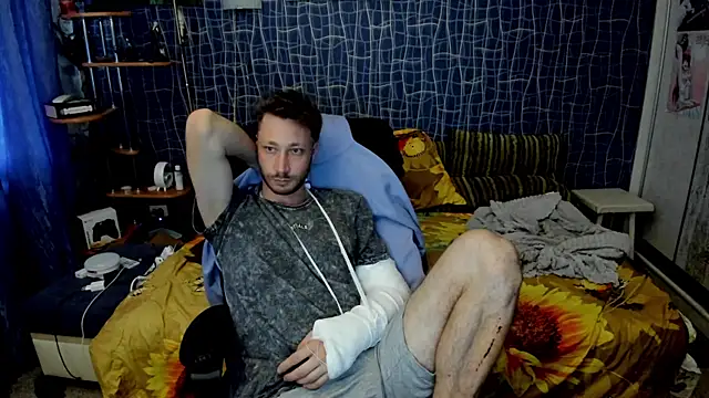 CuteBoy228's Webcam Show