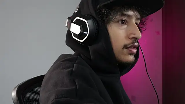 Chat XXX Live trieone