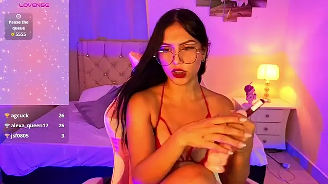 دردشة naomifire_ الجنسية المباشرة
