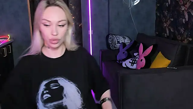 Blckmirrorr élő XXX-chatje