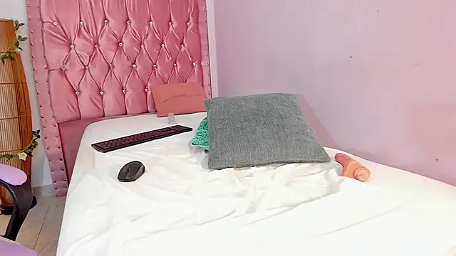 Онлайн чат XXX _anais_rose_