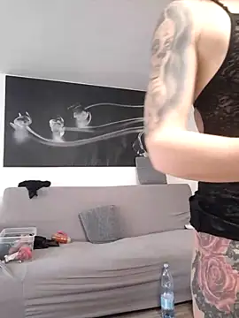 Show de Ladymiri85 na webcam