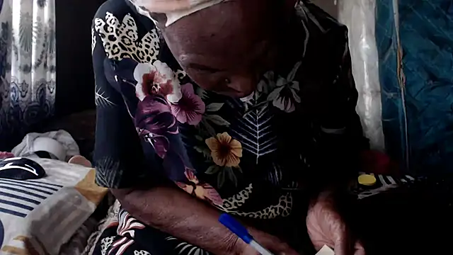NaughtyGranny's Webcam Show