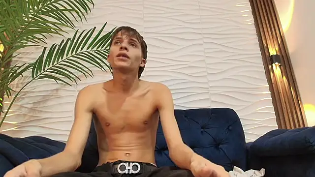 Pavo_tv Show Webcam
