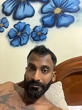 bigfatdick111 élő XXX-chatje