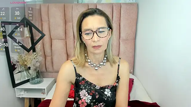 Issa_Milf__のライブXXXチャット