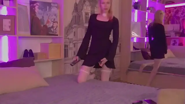 Lola_Gilbert Show Webcam