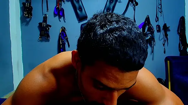 Вебкам-шоу adonisdios22