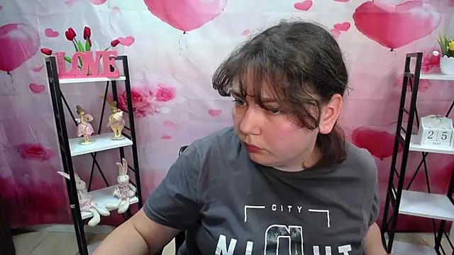 NeonilaLisova Adlı Modelin Canlı XXX Sohbeti