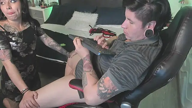 inkedsinners_ – Naživo XXX chat