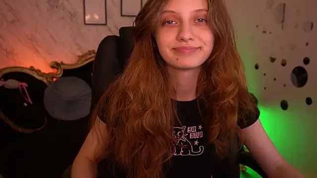 دردشة CuteeFoxy الجنسية المباشرة
