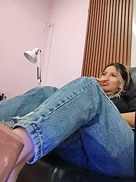 Chat XXX en directo de CelesteBlaze_