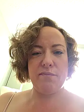 julimonroe Chat XXX live