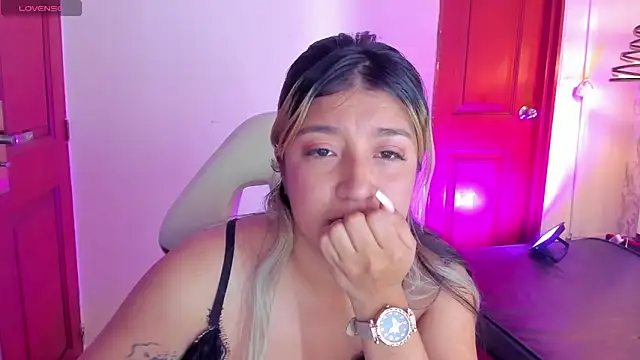 Dahiana_Dmour_のライブXXXチャット