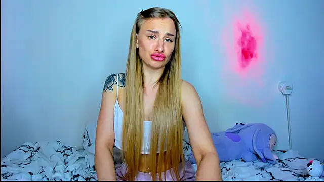 MashaFromRussia-_- Chat XXX in diretta